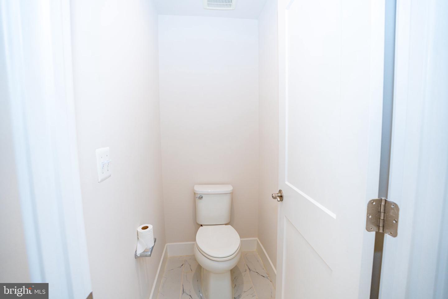 8790 Kensington Church St Property Photo 42