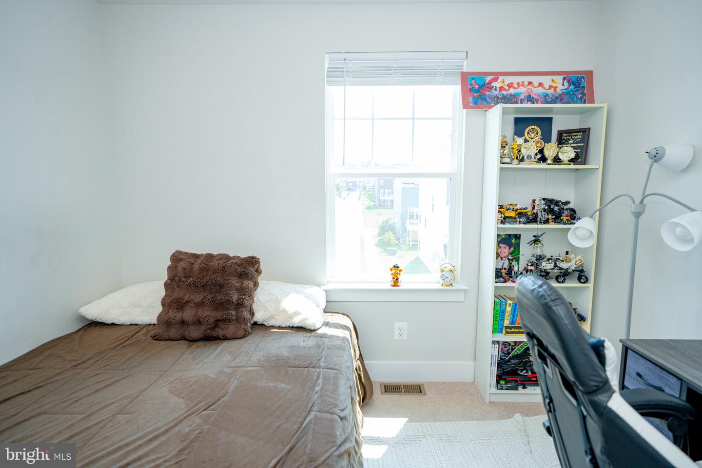 8790 Kensington Church St Property Photo 49