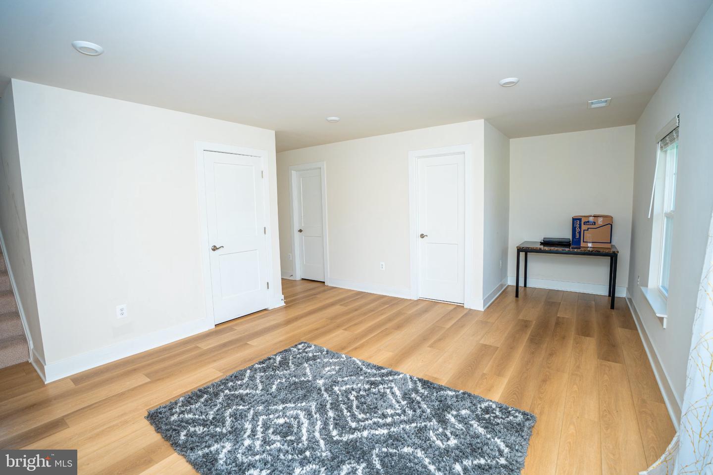 8790 Kensington Church St Property Photo 59