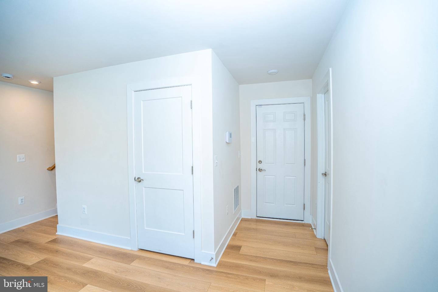 8790 Kensington Church St Property Photo 61