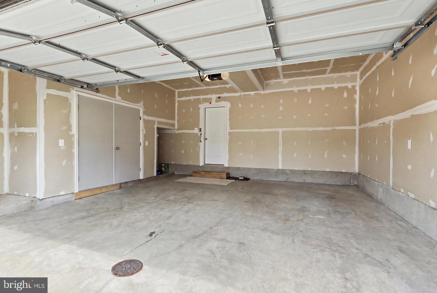 VAPW2129830 Property Photo 59