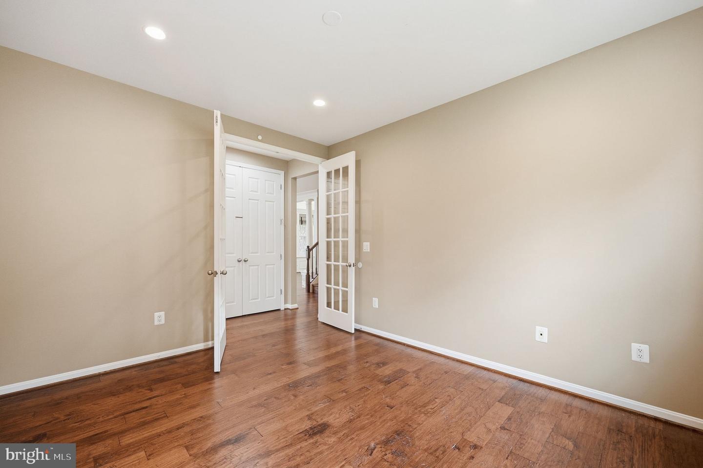 8089 Tysons Oaks Ct Property Photo 11