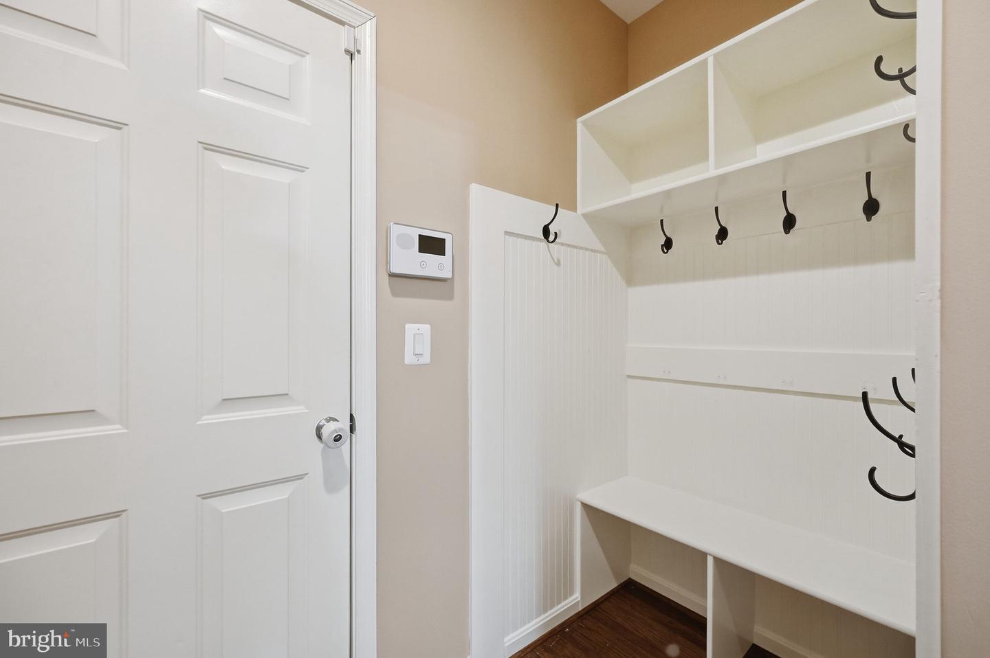 8089 Tysons Oaks Ct Property Photo 13