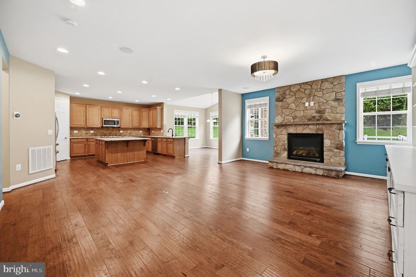 8089 Tysons Oaks Ct Property Photo 15