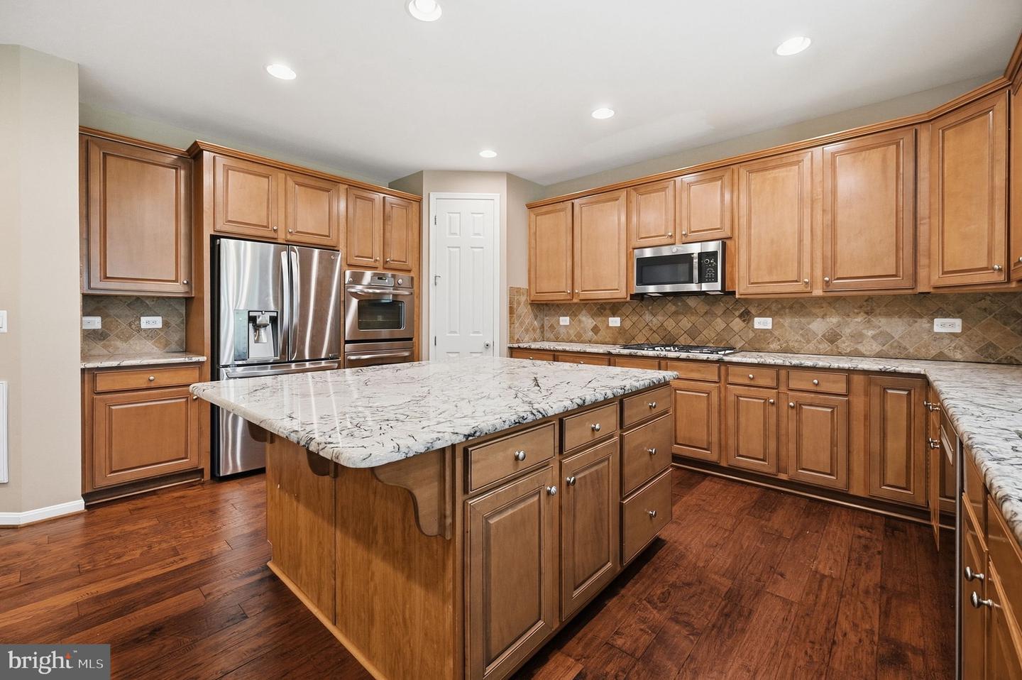 8089 Tysons Oaks Ct Property Photo 17