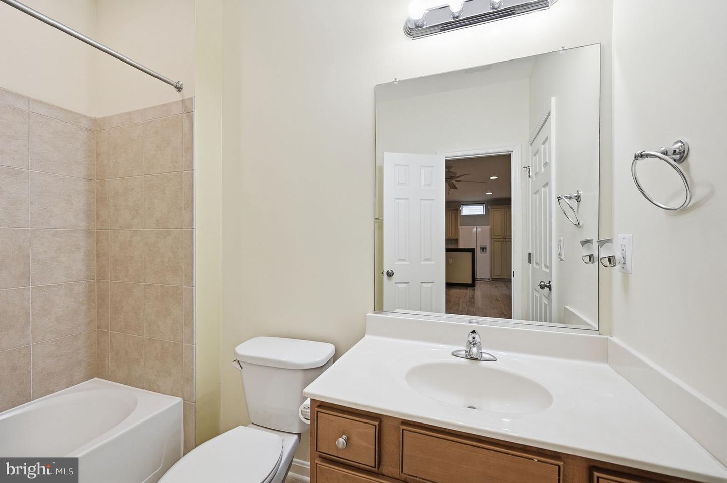8089 Tysons Oaks Ct Property Photo 36