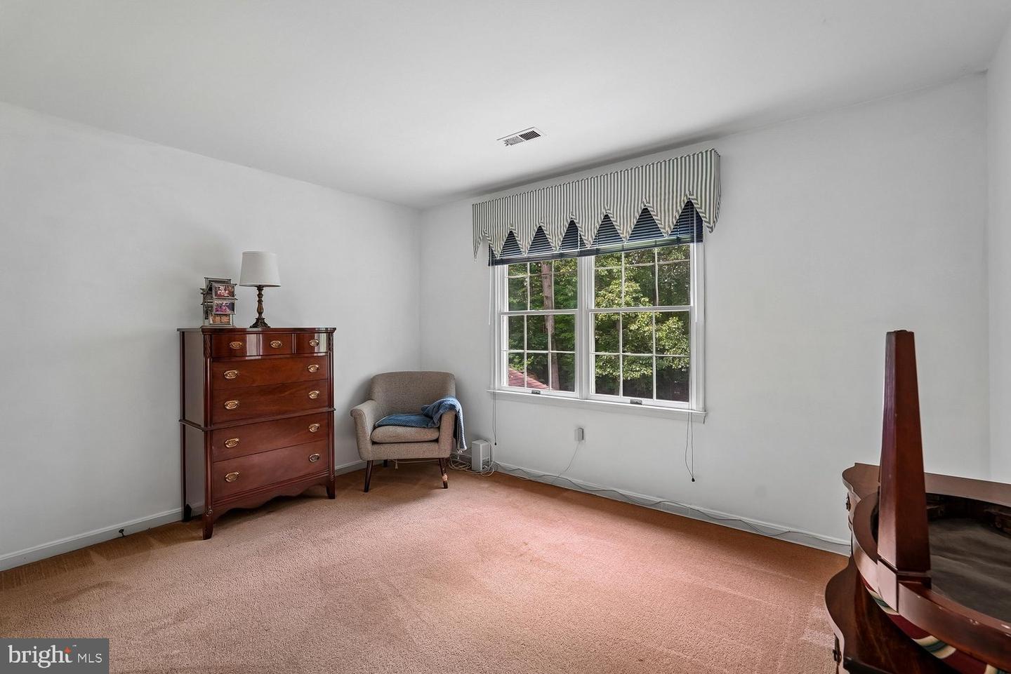 8212 Honeysuckle Rd Property Photo 33