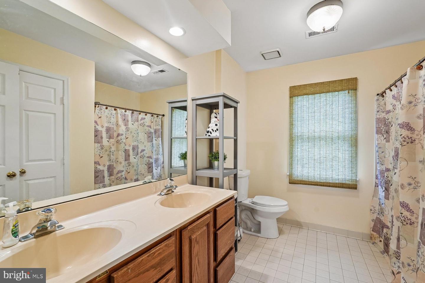 8212 Honeysuckle Rd Property Photo 37