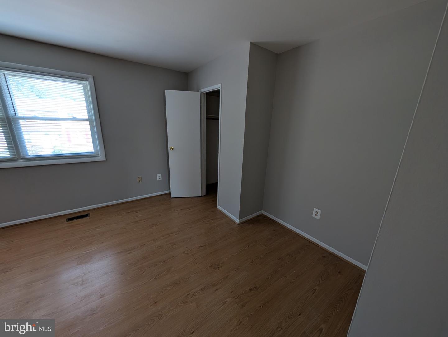 1341 Redbud Ct Property Photo 9