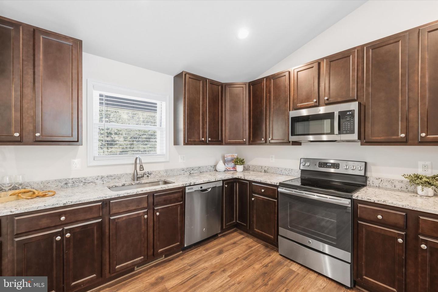 8513 Oakview Dr Property Photo 8