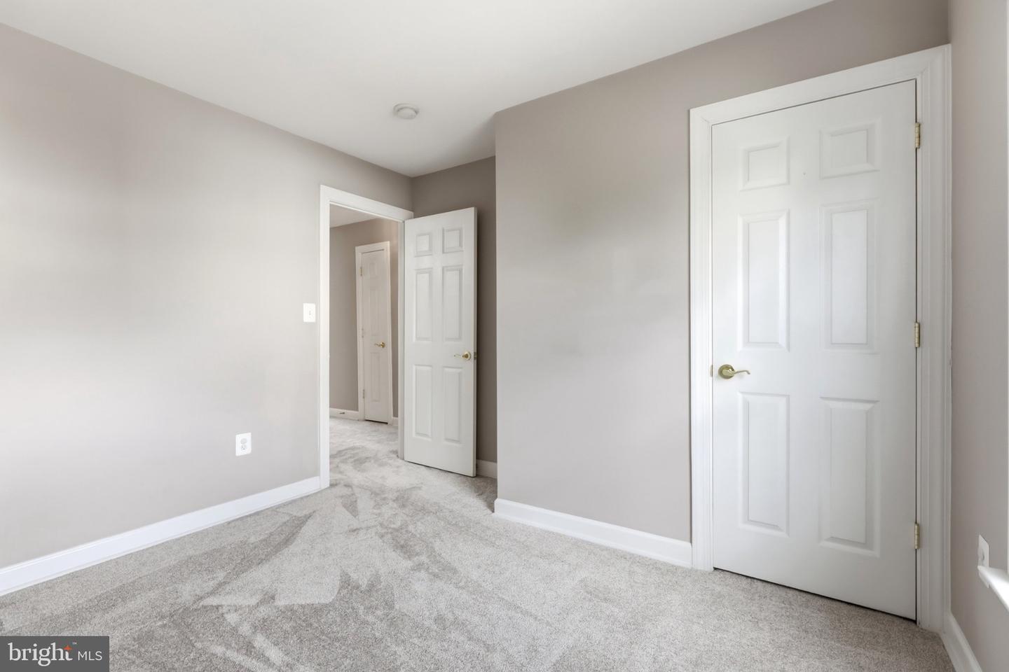 8154 Rainwater Cir Property Photo 44