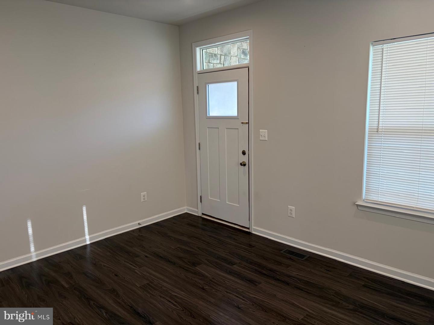7546 Mint Springs Ct Property Photo 4