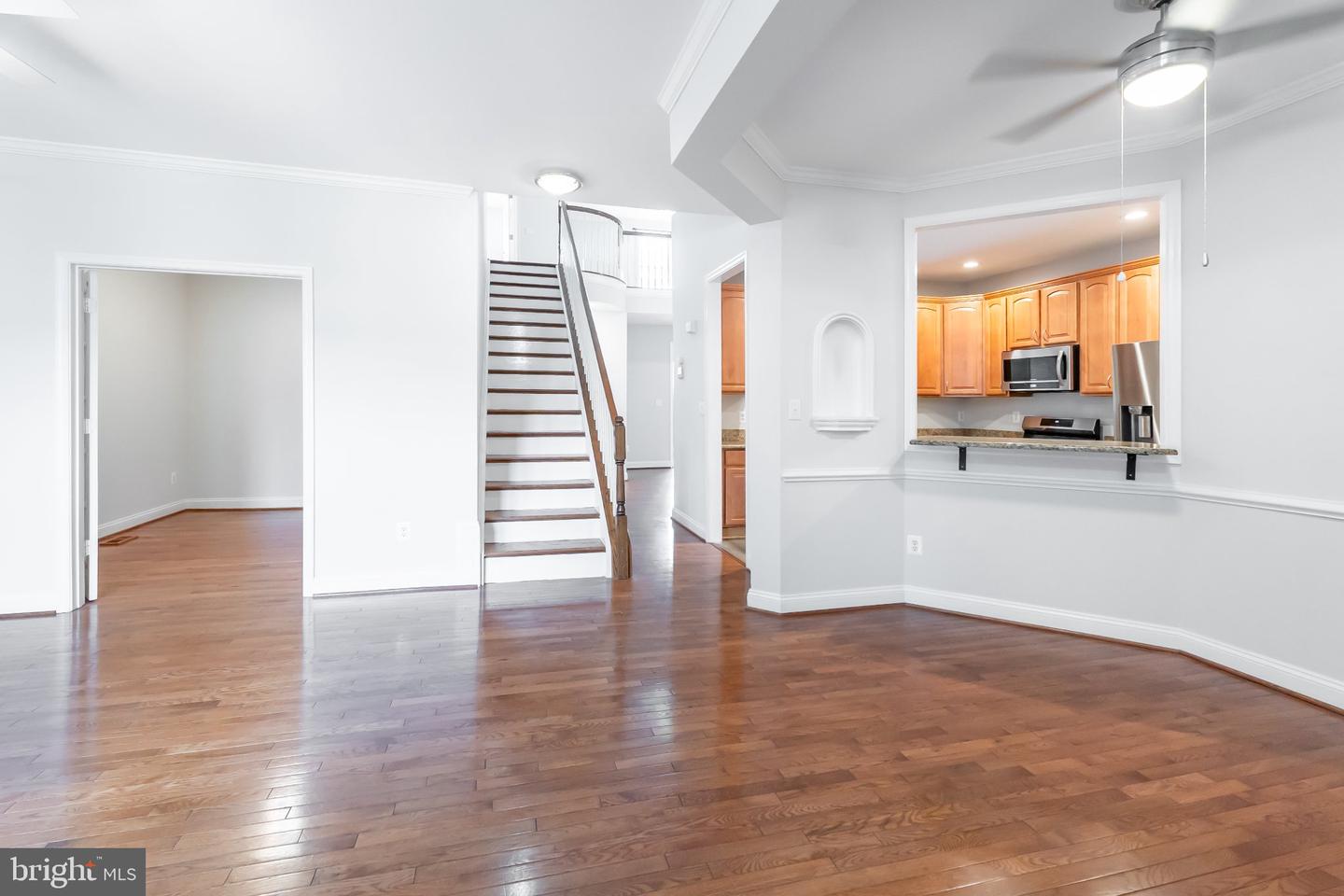 6912 Birkenhead Pl Property Photo 5