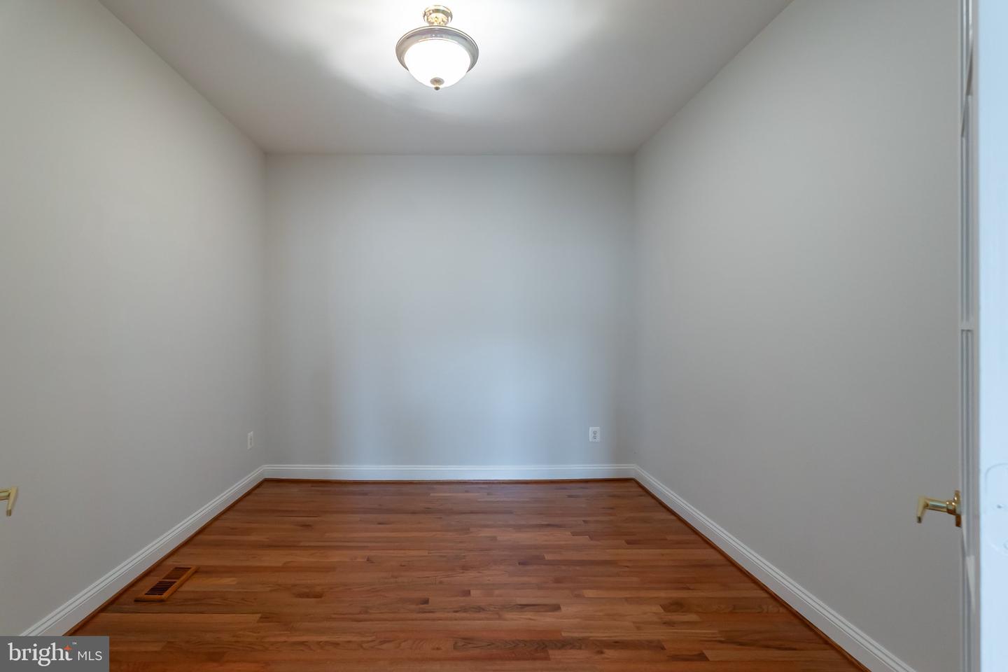 6912 Birkenhead Pl Property Photo 7