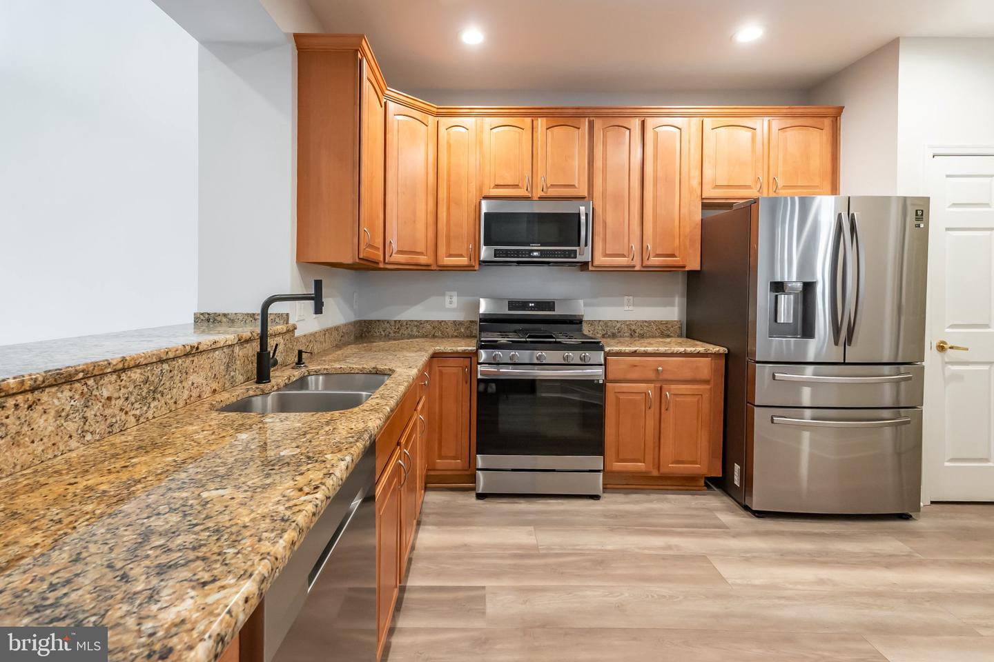 6912 Birkenhead Pl Property Photo 10