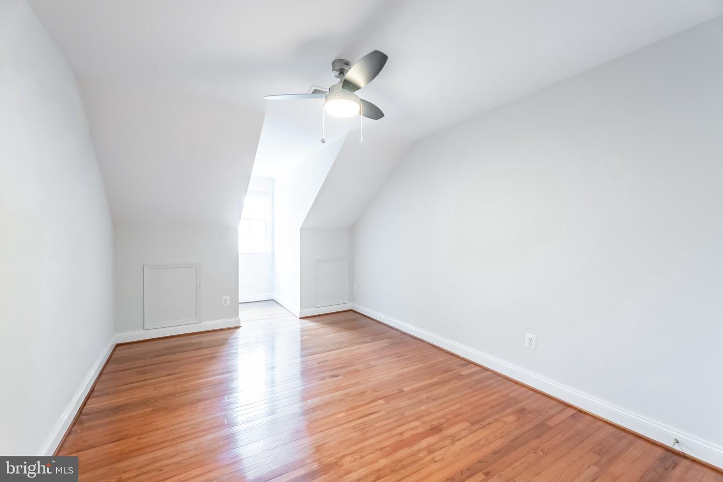 6912 Birkenhead Pl Property Photo 32