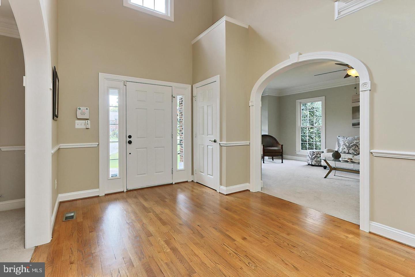 5749 Yewing Way Property Photo 10