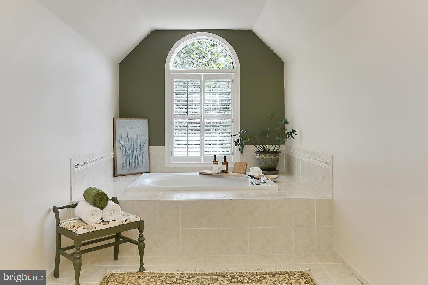 5749 Yewing Way Property Photo 39