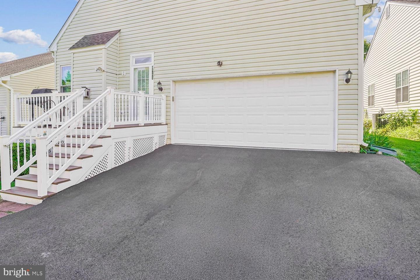 12840 Dunbarton Dr Property Photo 27