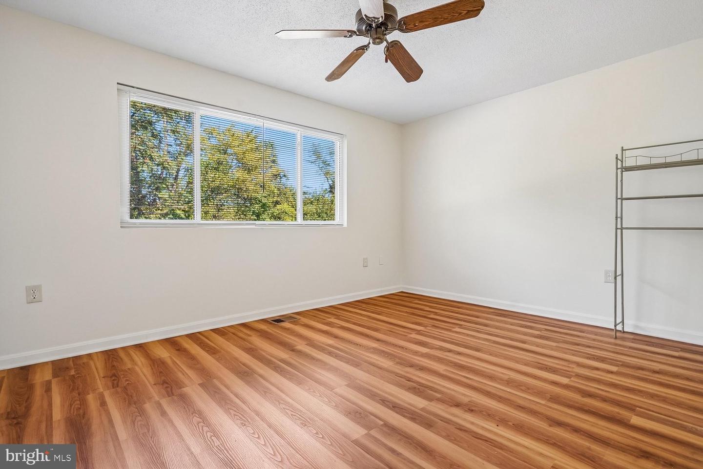 15285 Flintlock Ter Property Photo 8