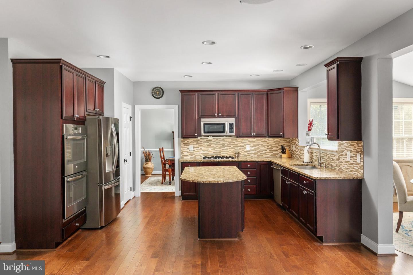 5813 Waterloo Bridge Cir Property Photo 7