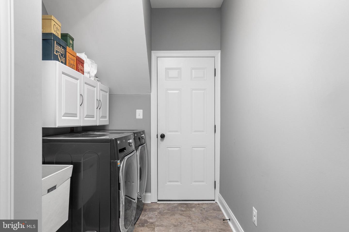 5813 Waterloo Bridge Cir Property Photo 16