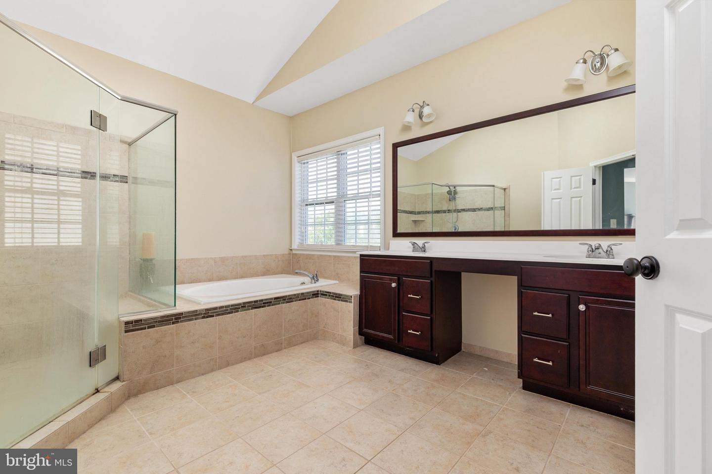 5813 Waterloo Bridge Cir Property Photo 21