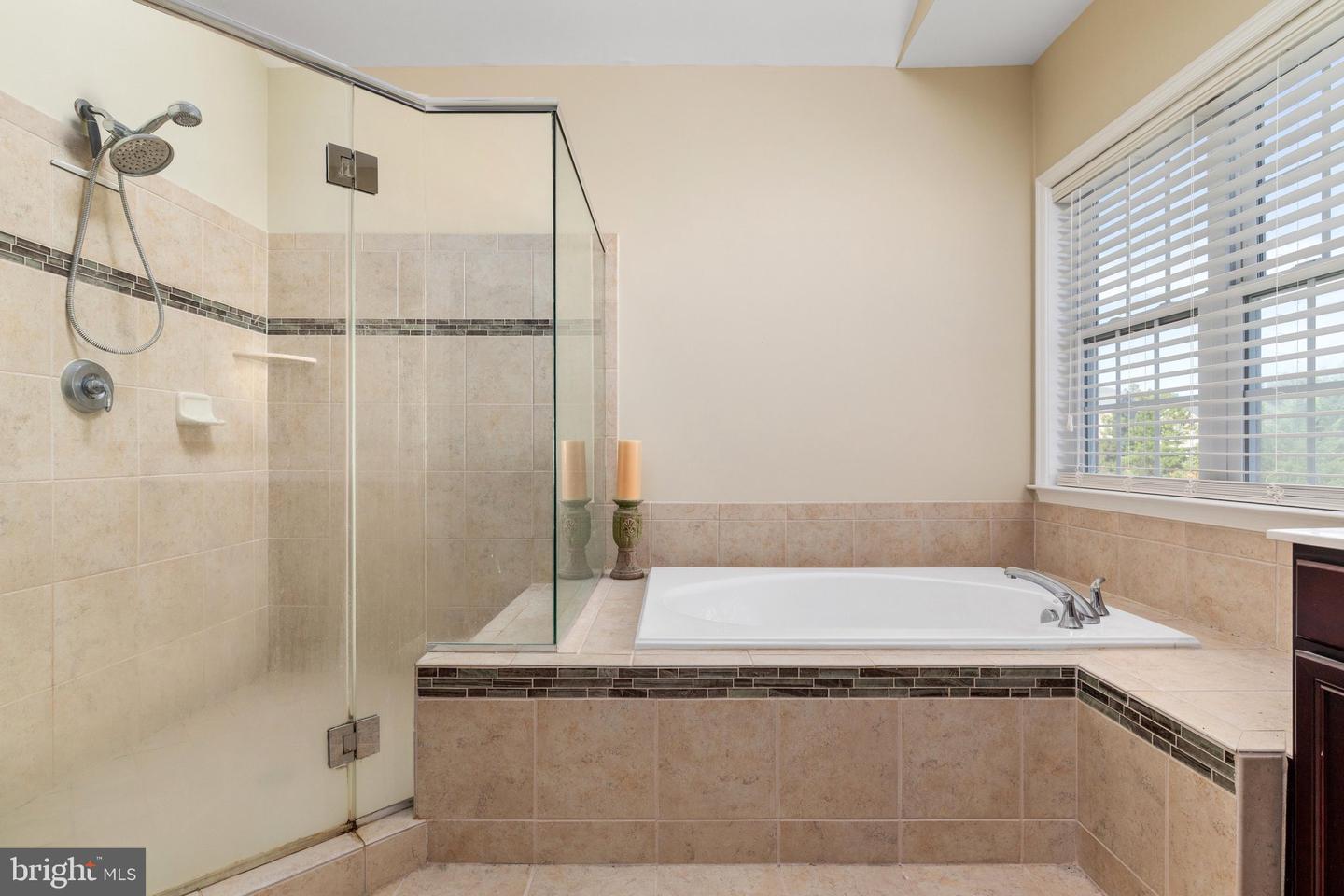 5813 Waterloo Bridge Cir Property Photo 22