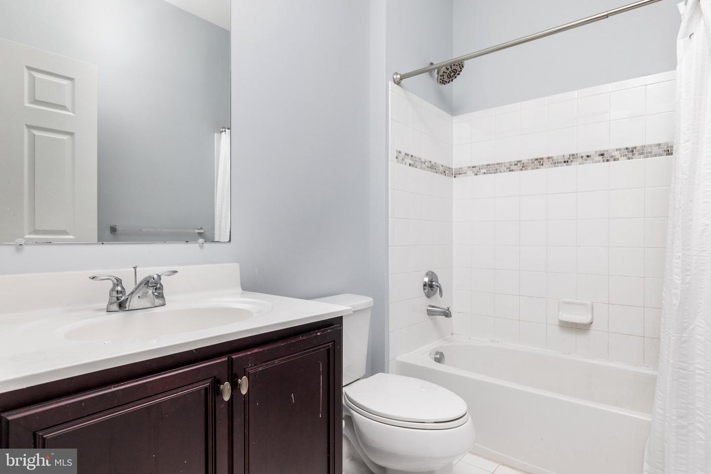 5813 Waterloo Bridge Cir Property Photo 27