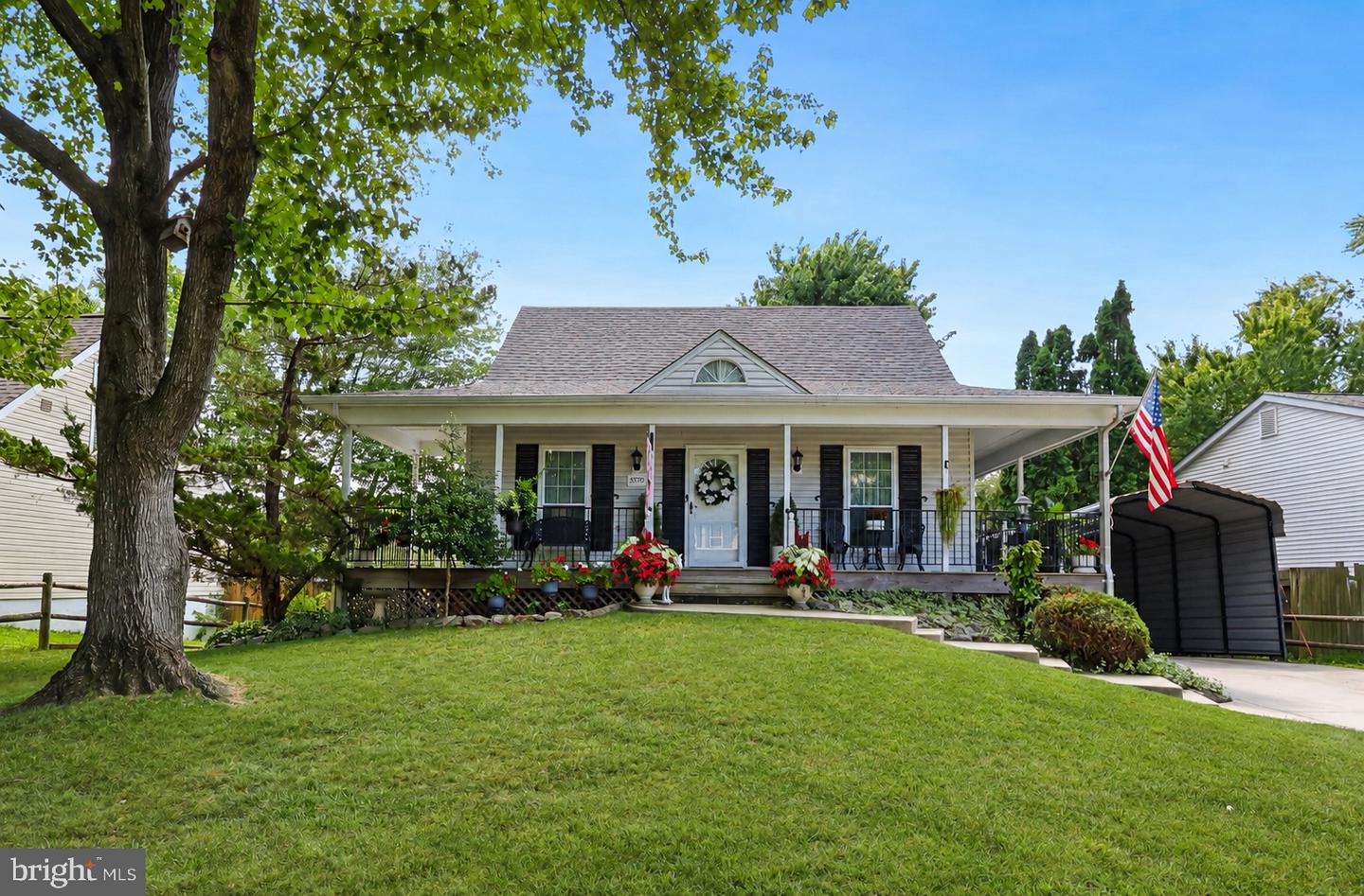5570 SAINT CHARLES DR Property Photo 1