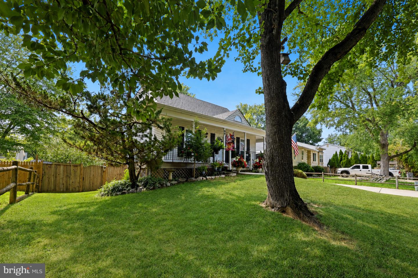 5570 Saint Charles Dr Property Photo 3
