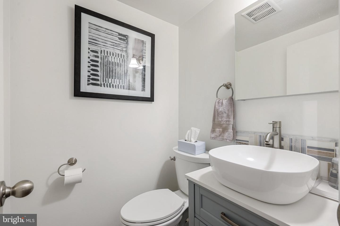 5570 Saint Charles Dr Property Photo 30