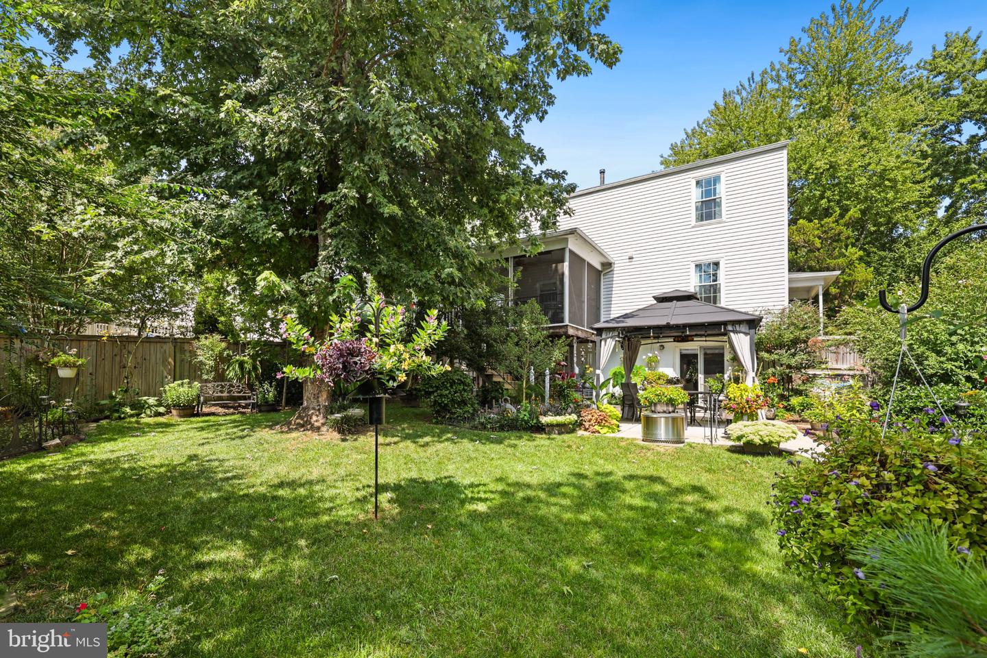 5570 Saint Charles Dr Property Photo 45