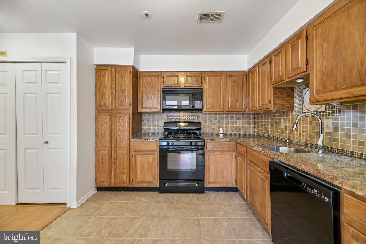 11128 Stagestone Way Property Photo 2