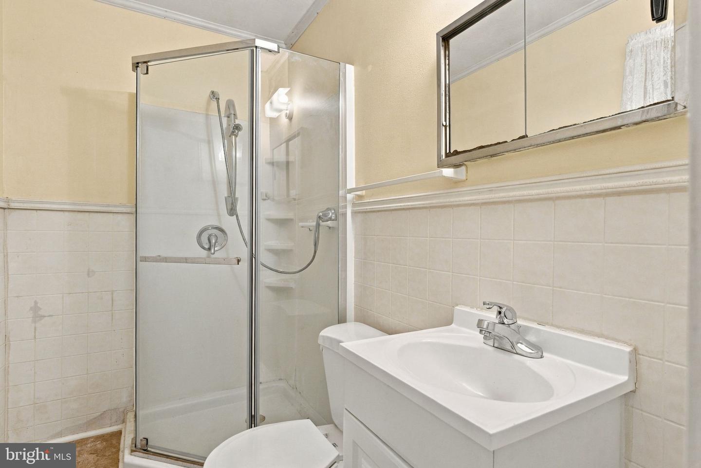 8928 June St Property Photo 6