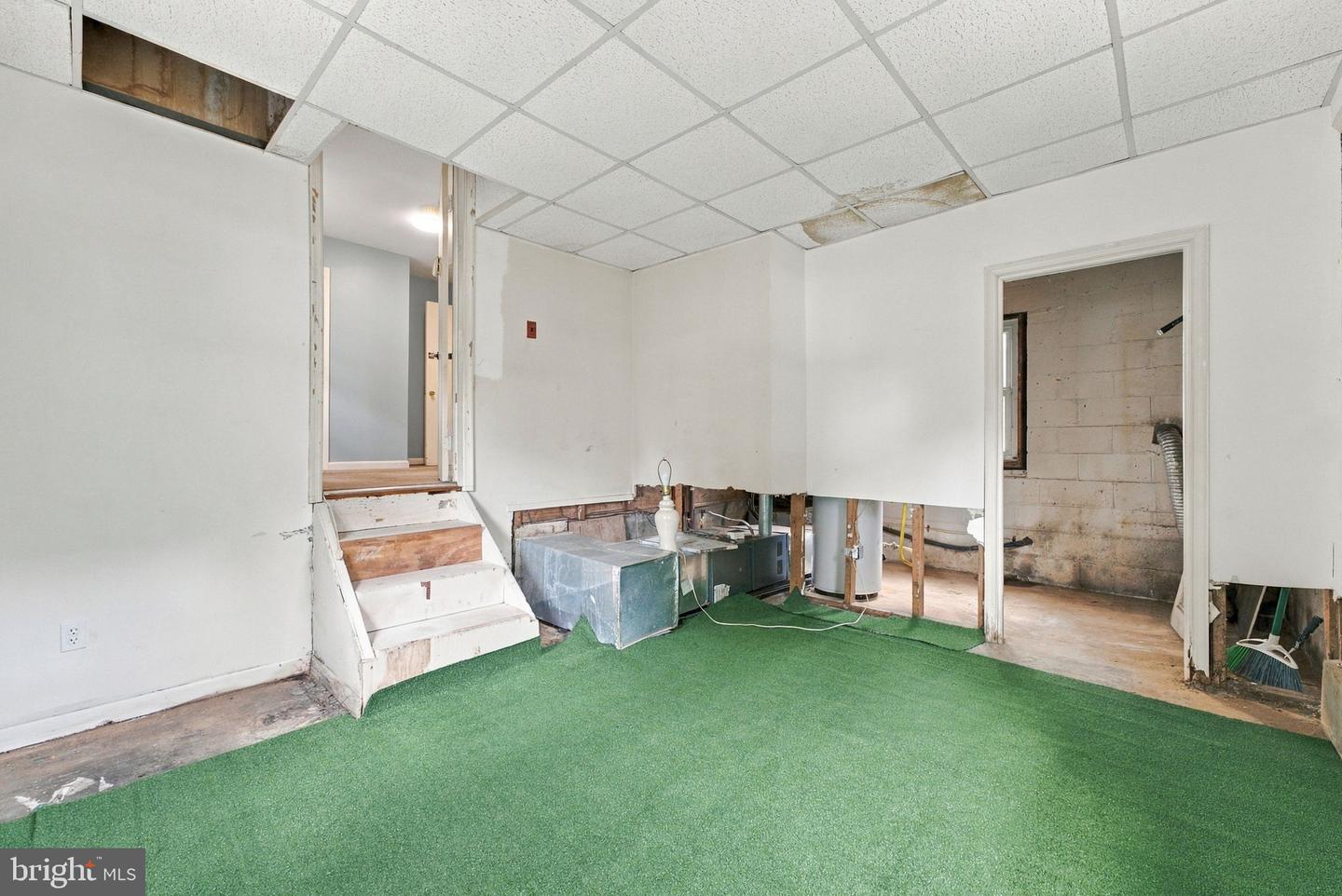 8928 June St Property Photo 9