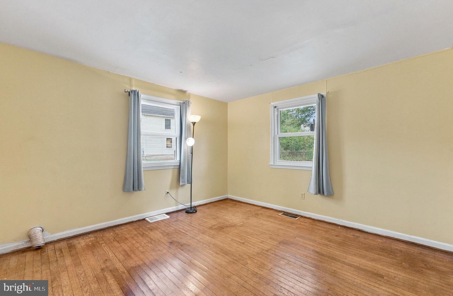 8928 June St Property Photo 14