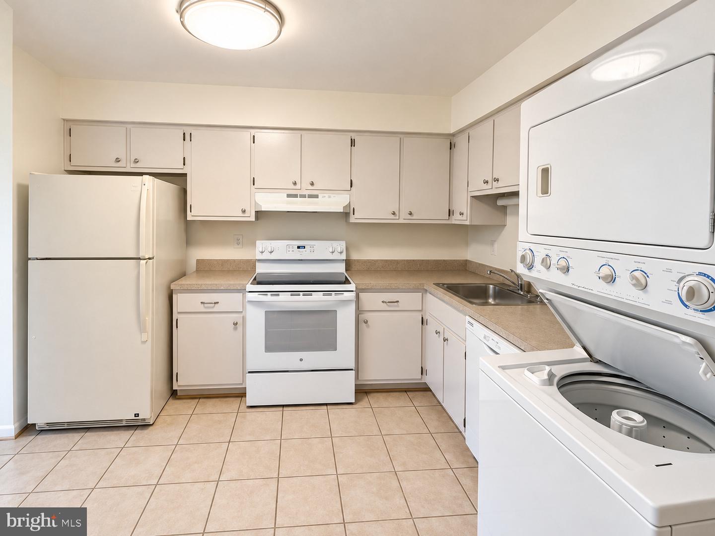 10622 Provincial Dr ##f Property Photo 4