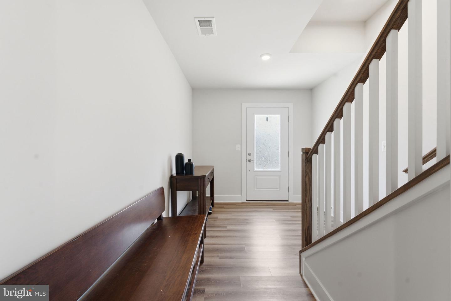 8784 Kensington Church St Property Photo 7