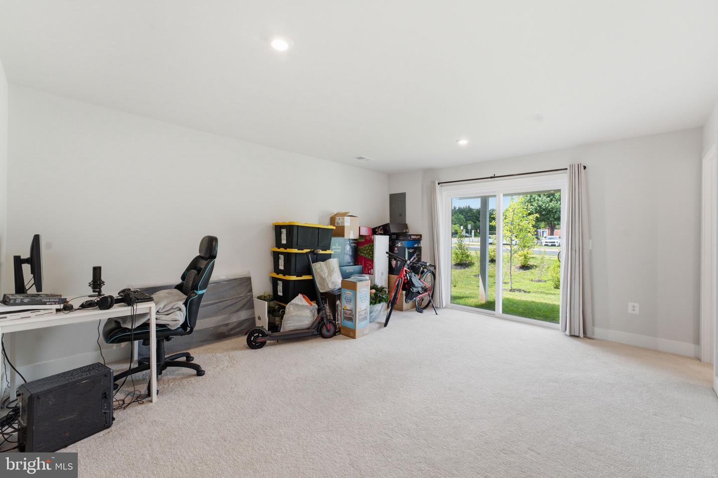 8784 Kensington Church St Property Photo 10