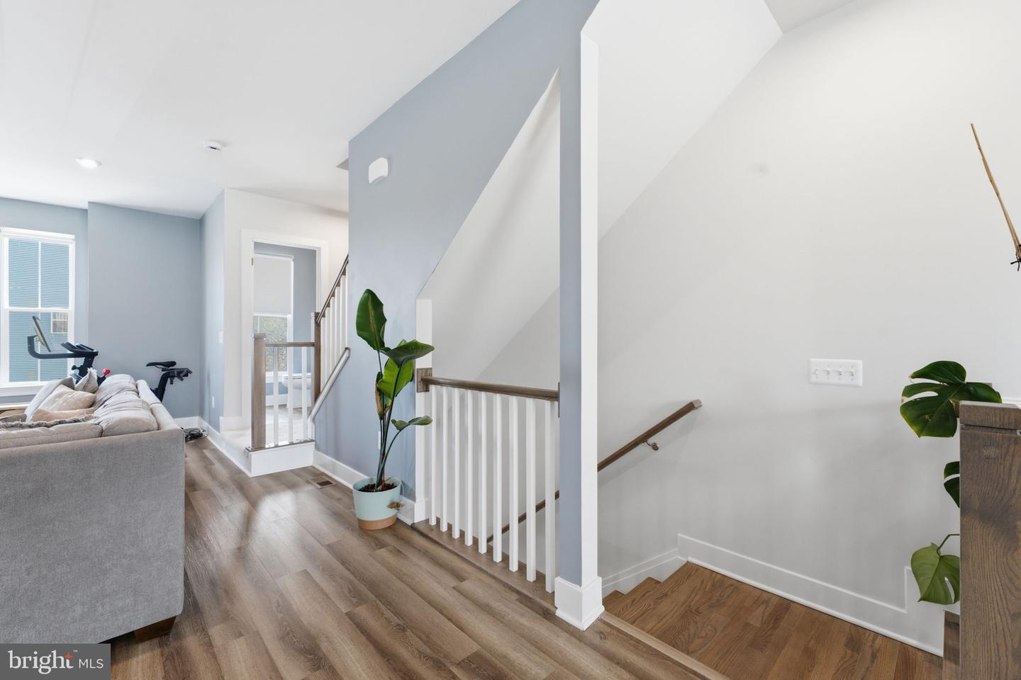 8784 Kensington Church St Property Photo 16