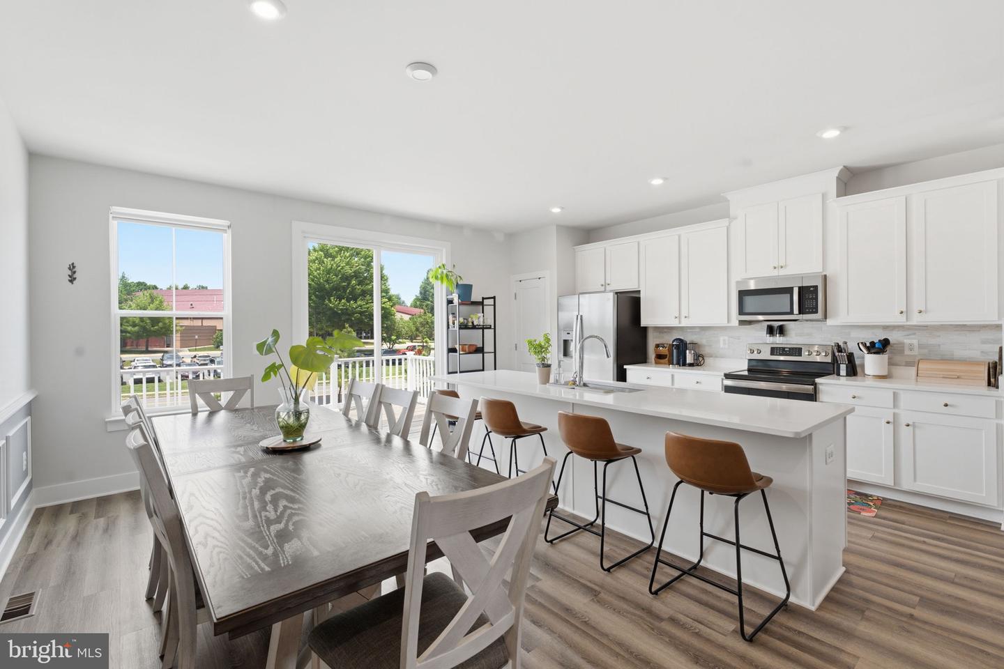 8784 Kensington Church St Property Photo 25