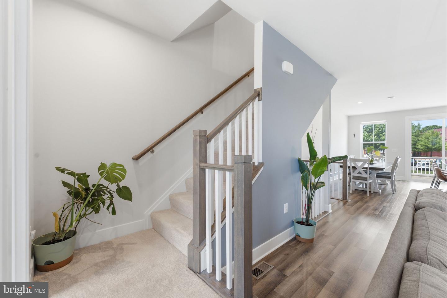 8784 Kensington Church St Property Photo 33