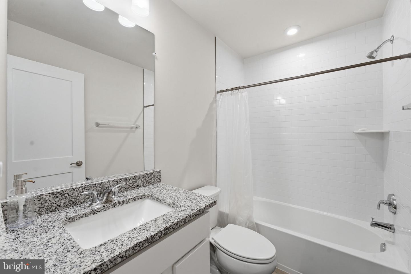 8784 Kensington Church St Property Photo 50