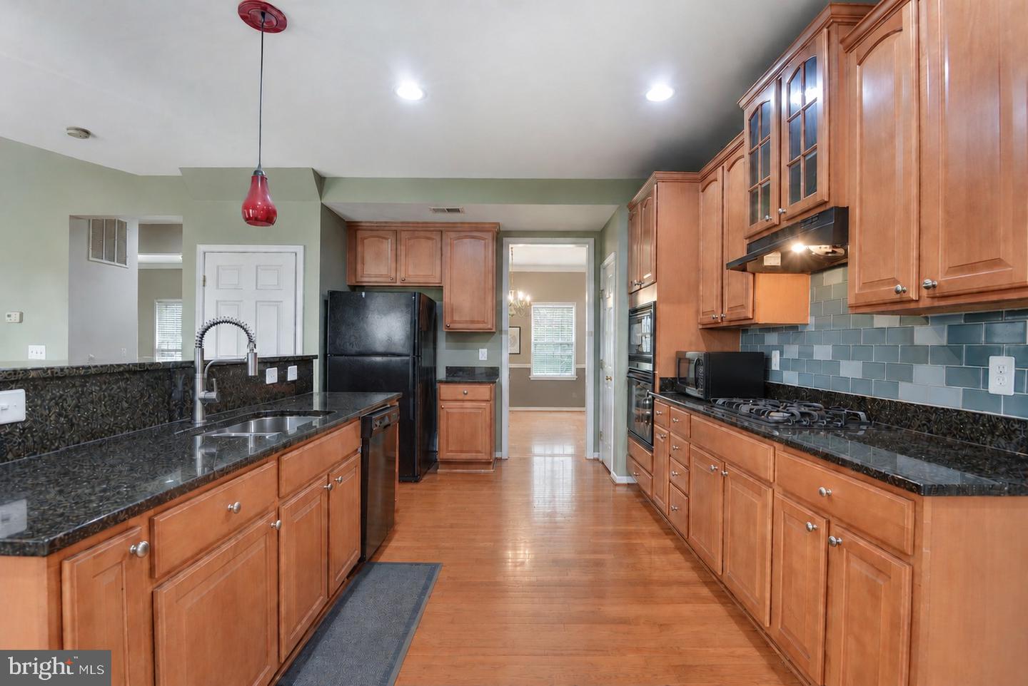 17077 Loftridge Ln Property Photo 4
