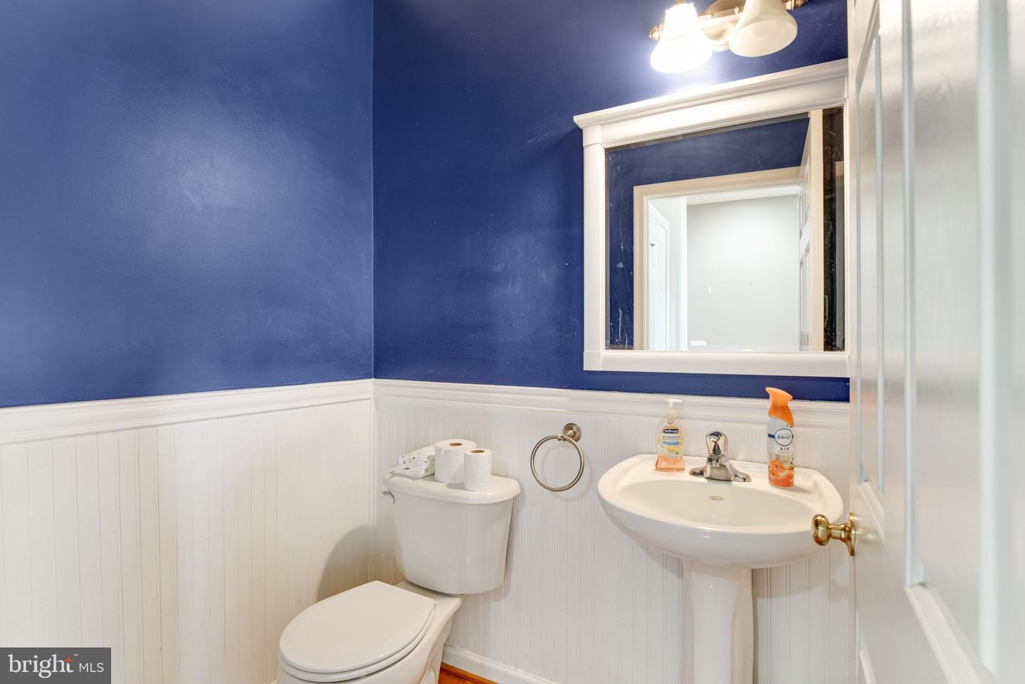 17077 Loftridge Ln Property Photo 6