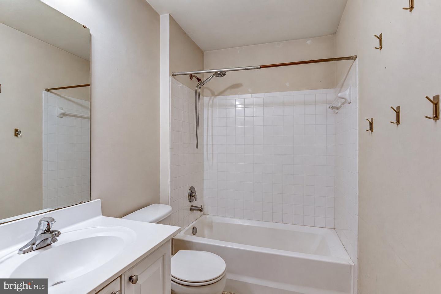 17077 Loftridge Ln Property Photo 8