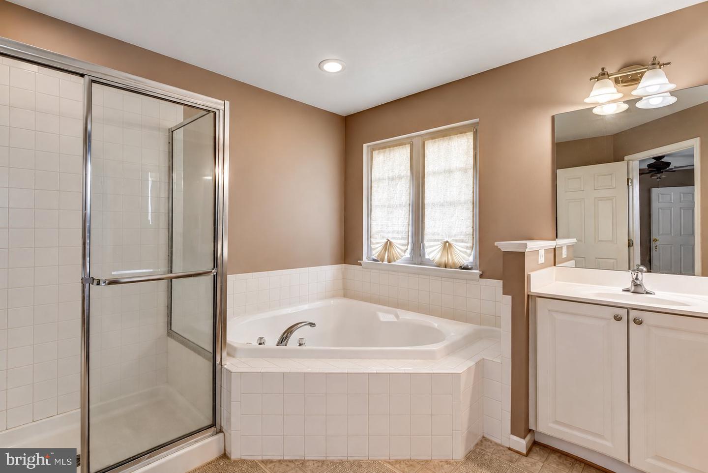 17077 Loftridge Ln Property Photo 11