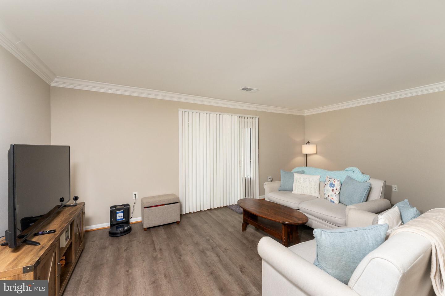 10059 Irongate Way Property Photo 4