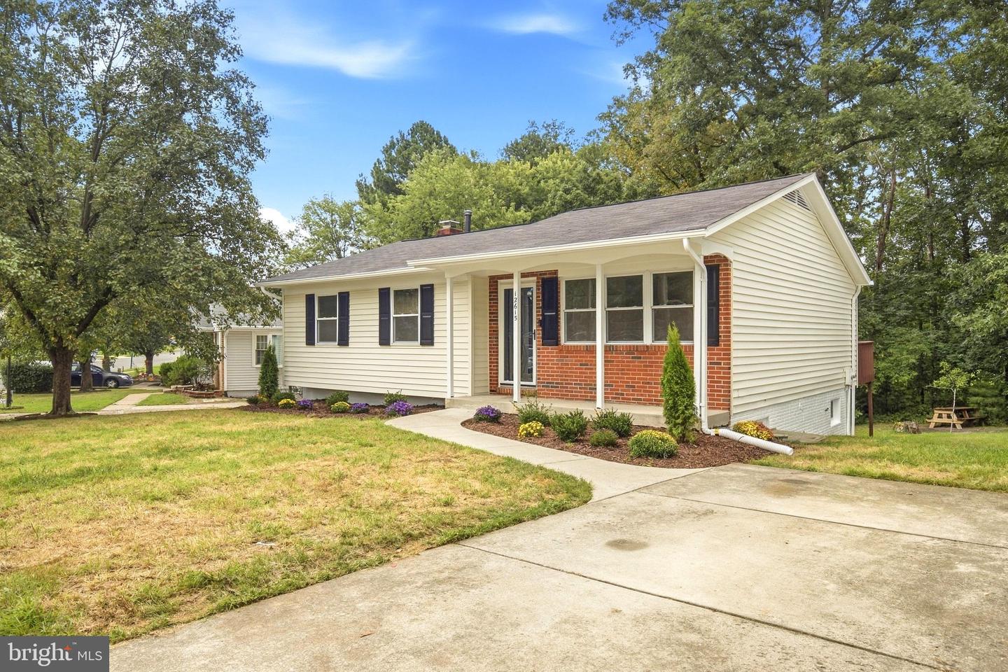 12615 Valleywood Dr Property Photo 2